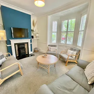  Holiday home Cherry Tree House United Kingdom